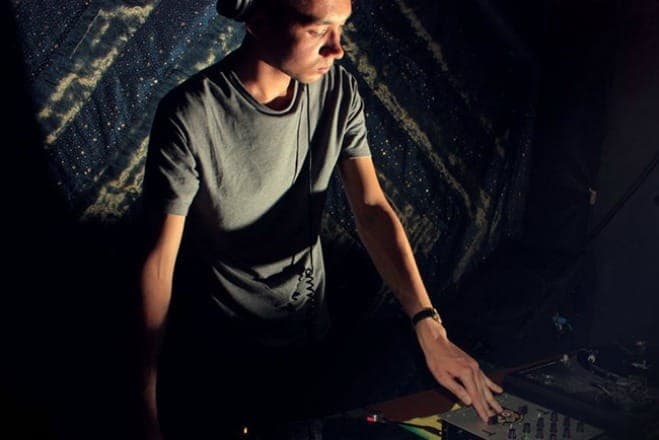 Japanese cratedigging, Asusu's inspirations and a room full of MCs: The week's best free mixes