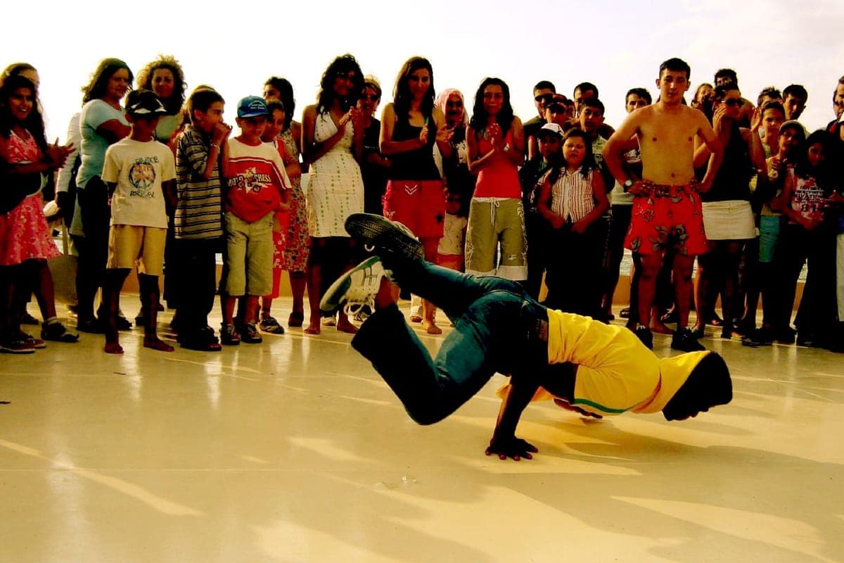 Breakdancing