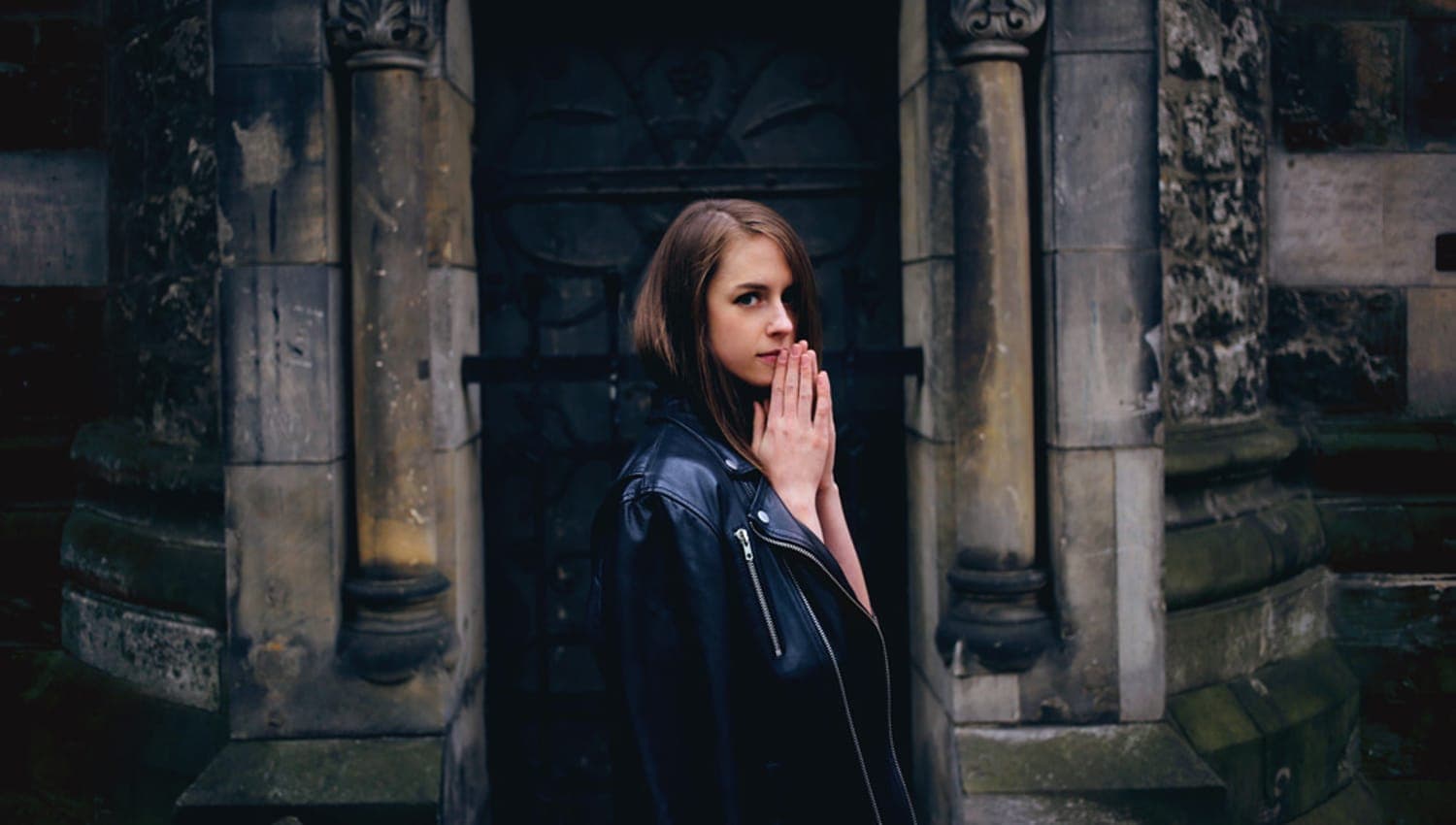 Bwana and Avalon Emerson remix Björk and Bollywood soundtracks