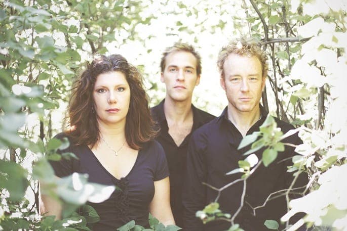 Low announce Ones and Sixes – hear 'No Comprende'