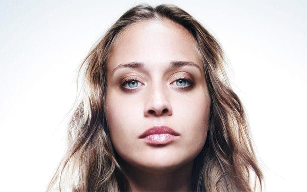 Hear Fiona Apple’s anti-Trump chant for Women’s March, ‘Tiny Hands’