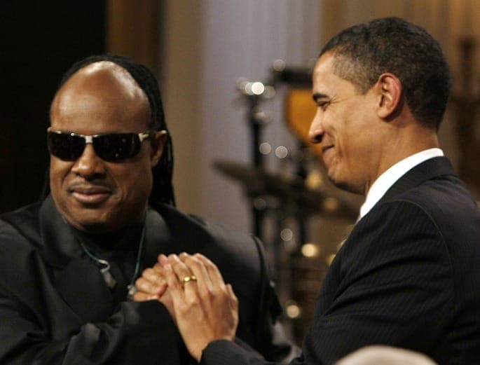 Stevie Wonder plays to 200 people at poorly promoted Obama rally