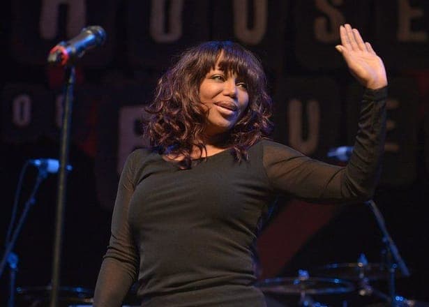 Dr. Dre’s former girlfriend Michel’le says his apology is “insincere”