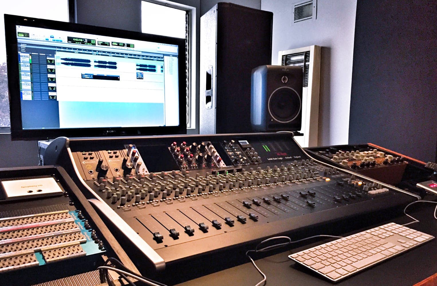 Inside Cosmic Zoo, the studio at the heart of L.A.’s beat scene