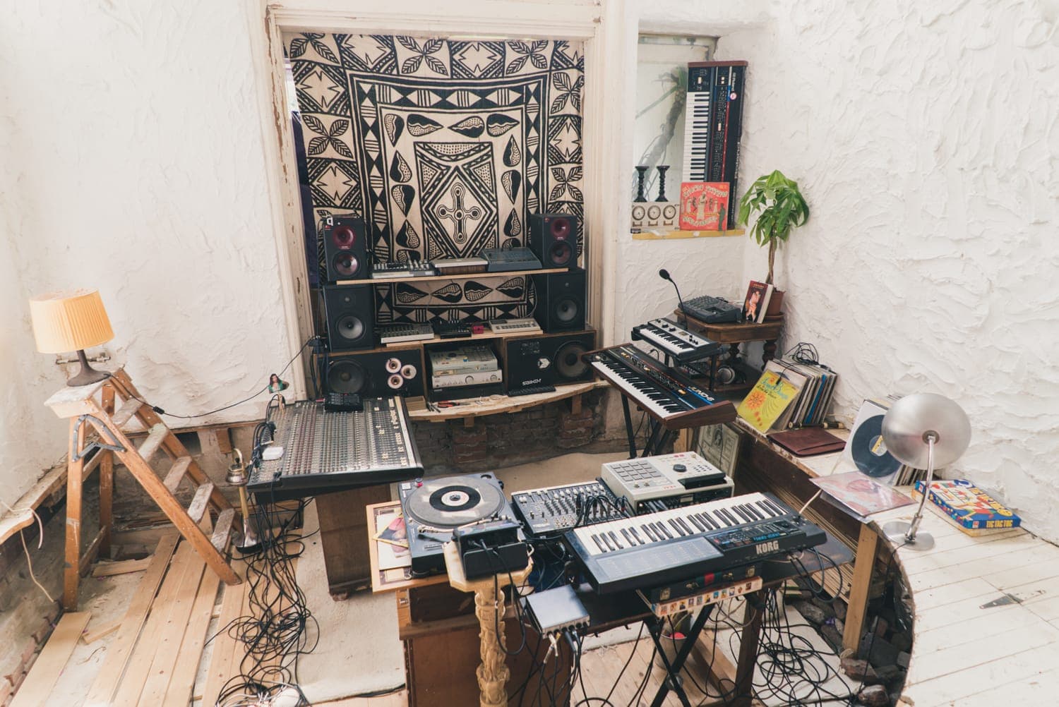 Step inside Awanto 3’s mesmerizing home studio on the outskirts of Amsterdam