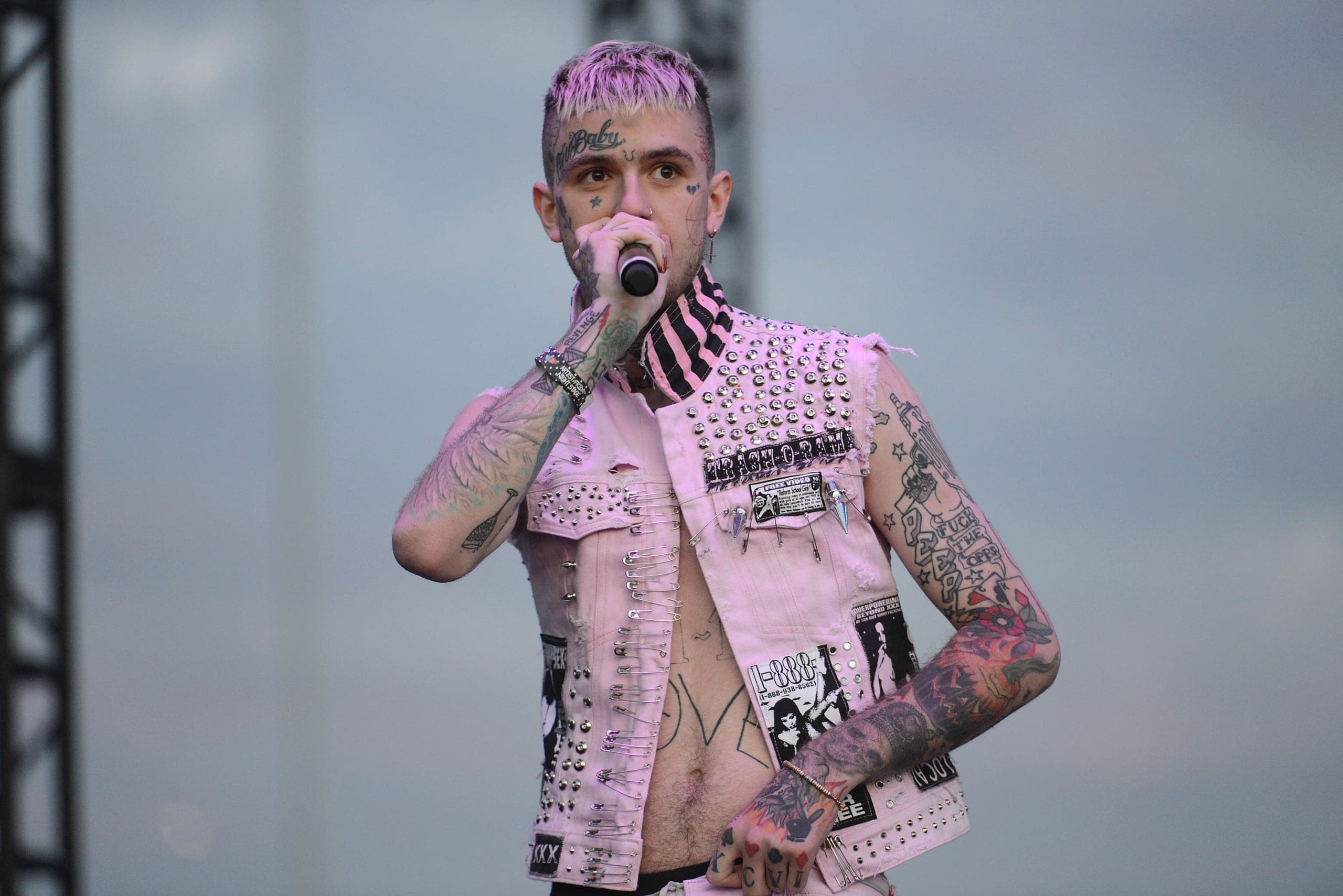 Emo rapper Lil Peep has died, aged 21