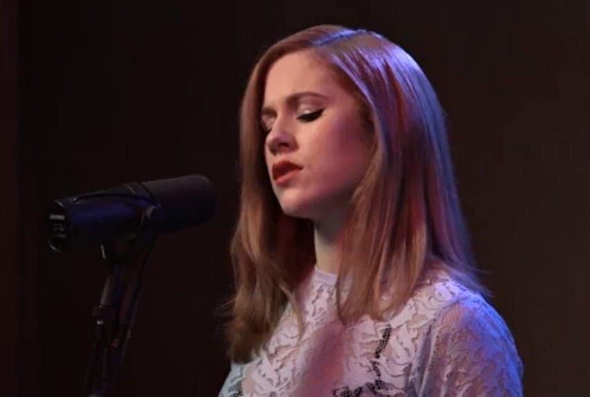 Watch Katy B’s moody take on Beyoncé’s ‘Drunk In Love’ and Tinashe’s ‘Vulnerable’