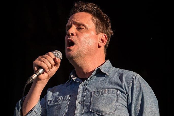 Mark Kozelek targets female journalist, claims she “wants to fuck him” and “should get in line, bitch”