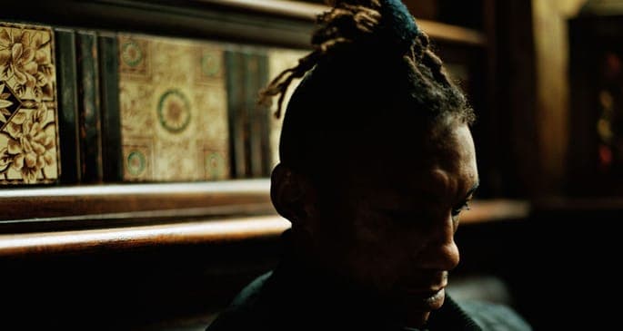 Tricky postpones U.S. tour due to Visa complications