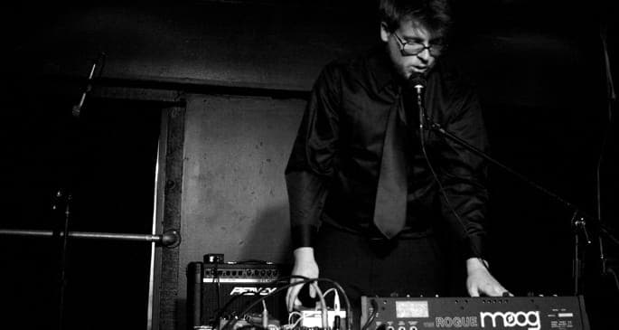 Hear Dylan Ettinger’s gloomy new single ‘The Pale Mare’