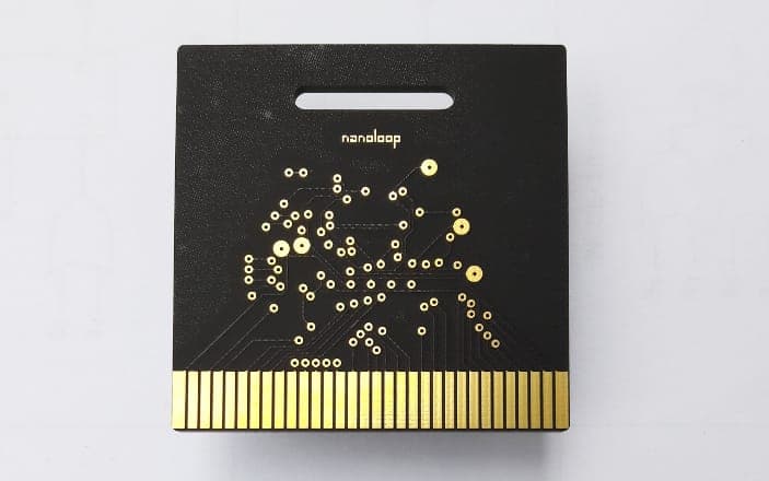 This cartridge turns your old Game Boy into an analog mono synth