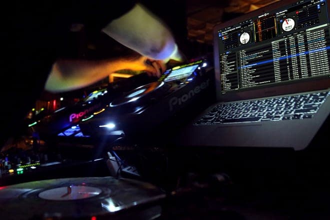 The latest Serato DJ update is here, and features karaoke support