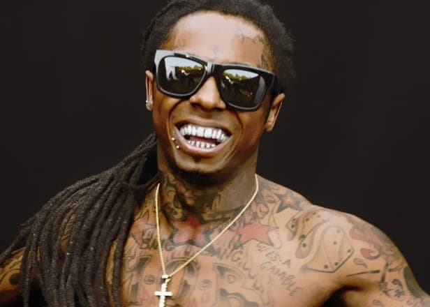 Lil Wayne’s private jet lands in Nebraska after he suffers seizure