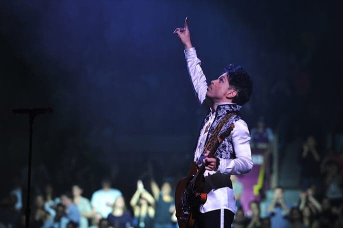 Watch Prince’s surprise rendition of ‘Nothing Compares 2 U’ at Mary J. Blige show