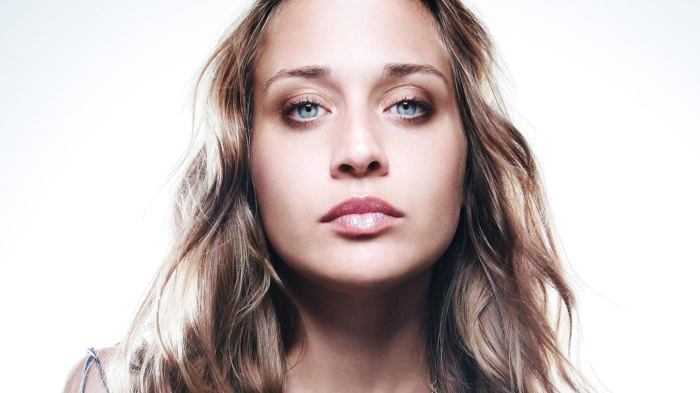 Fiona Apple covering SWV’s ‘Weak’ is a ’90s kid’s dream