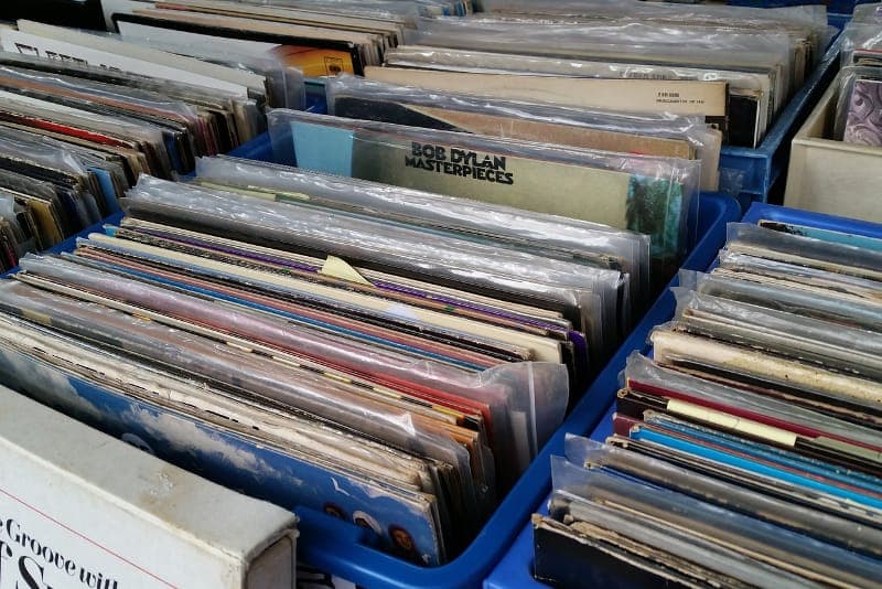 Physical music outsold digital downloads in the US last year