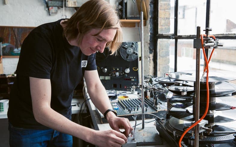 Ghosts in a Badly-Oiled Machine: The Mechanical Techno of Graham Dunning