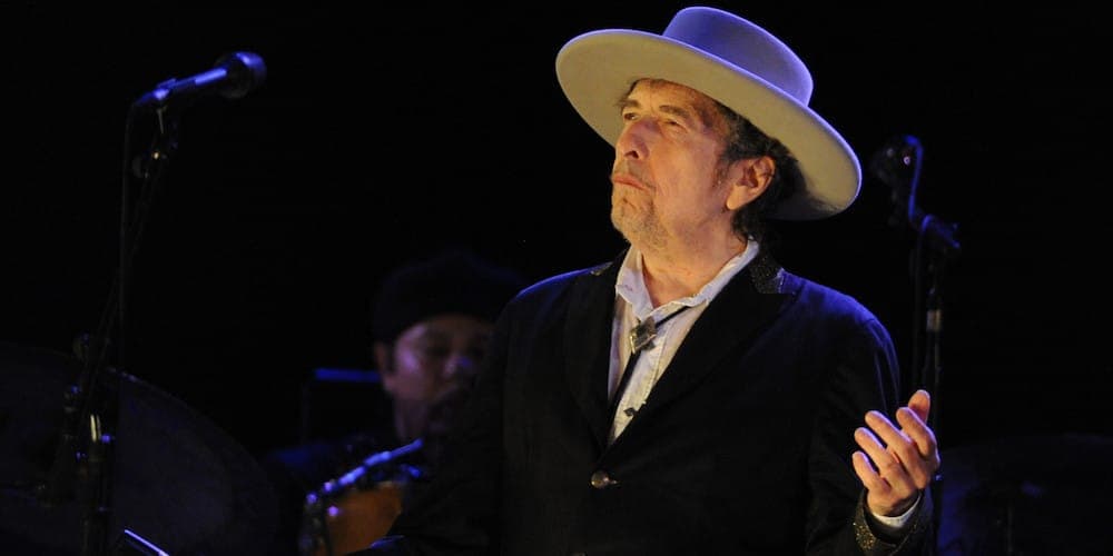 Bob Dylan to finally accept Nobel prize as cash deadline looms