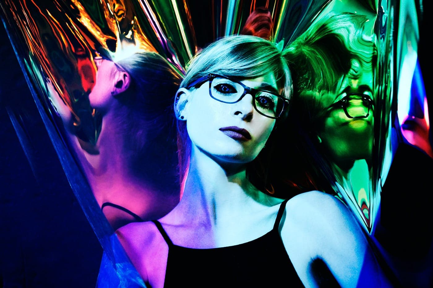 Kelly Moran signs to Warp for new album, Ultraviolet