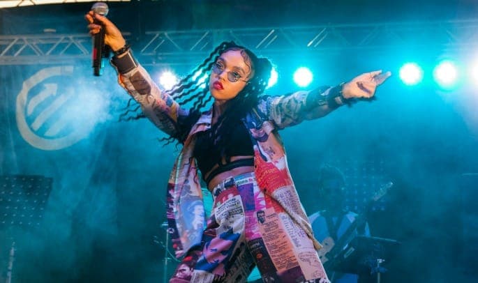 Watch FKA twigs premiere 'Figure 8' in Melbourne