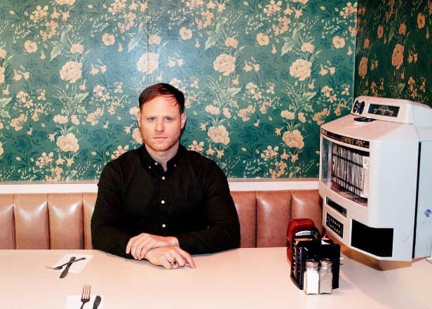 Francis Harris and Gabe Hendrick cover Slowdive's 'Rutti' as Aris Kindt