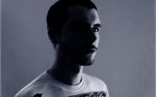 Kahn preps 12″ for Deep Medi; stream A-side ‘Dread’