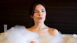 Russian DJ Nina Kraviz addresses <i>that</i> bath shot after Greg Wilson and Maceo Plex have their say Russian DJ Nina Kraviz addresses <i>that</i> bath shot after Greg Wilson and Maceo Plex have their say