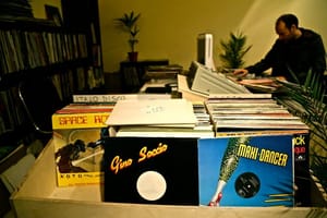 recordloft-AT8W0812