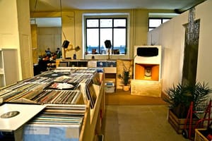 recordloft-AT8W0828