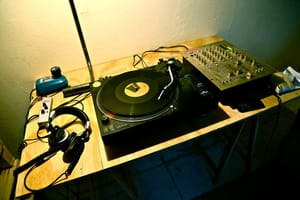 recordloft-AT8W0857