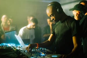 MaxwellSchiano_TriAngleRecords5YearNYC_2015RBMA30