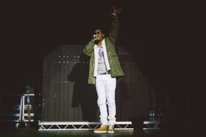 Future 1000px-32