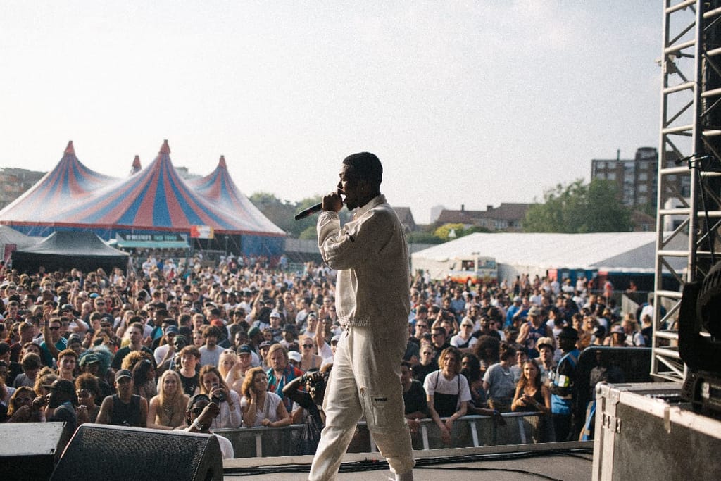 Novelist on Main Stage 5