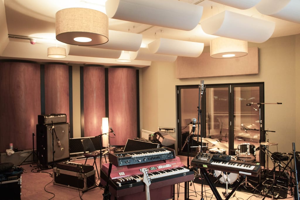 Invada-Studio-Farrows-Creative-2-3