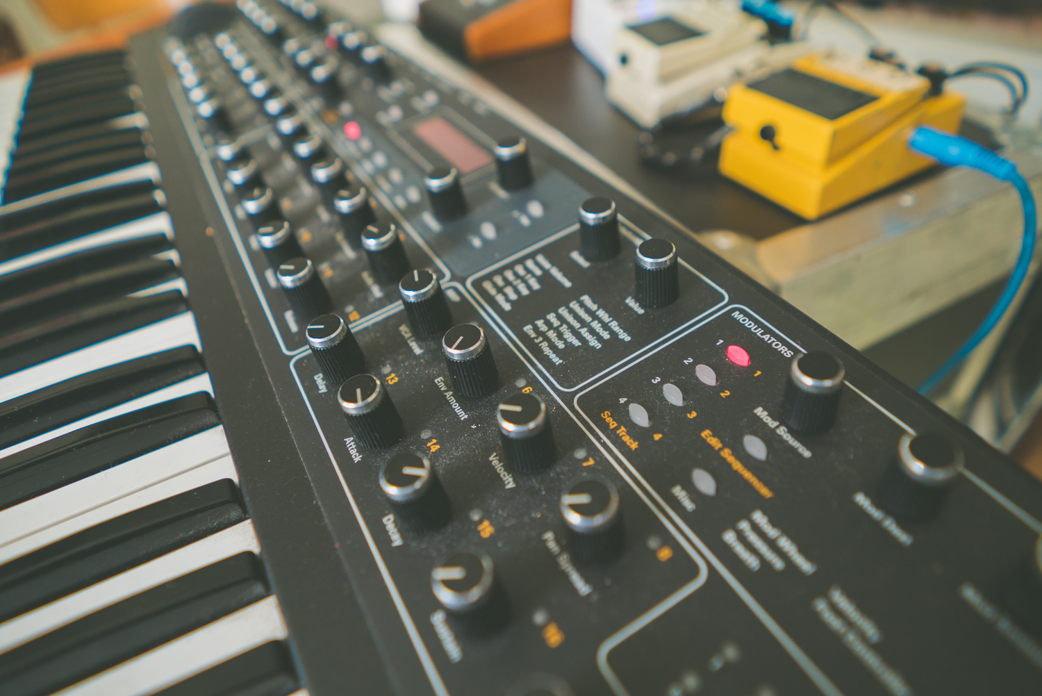 rival-consoles-by-pawel-ptak-08