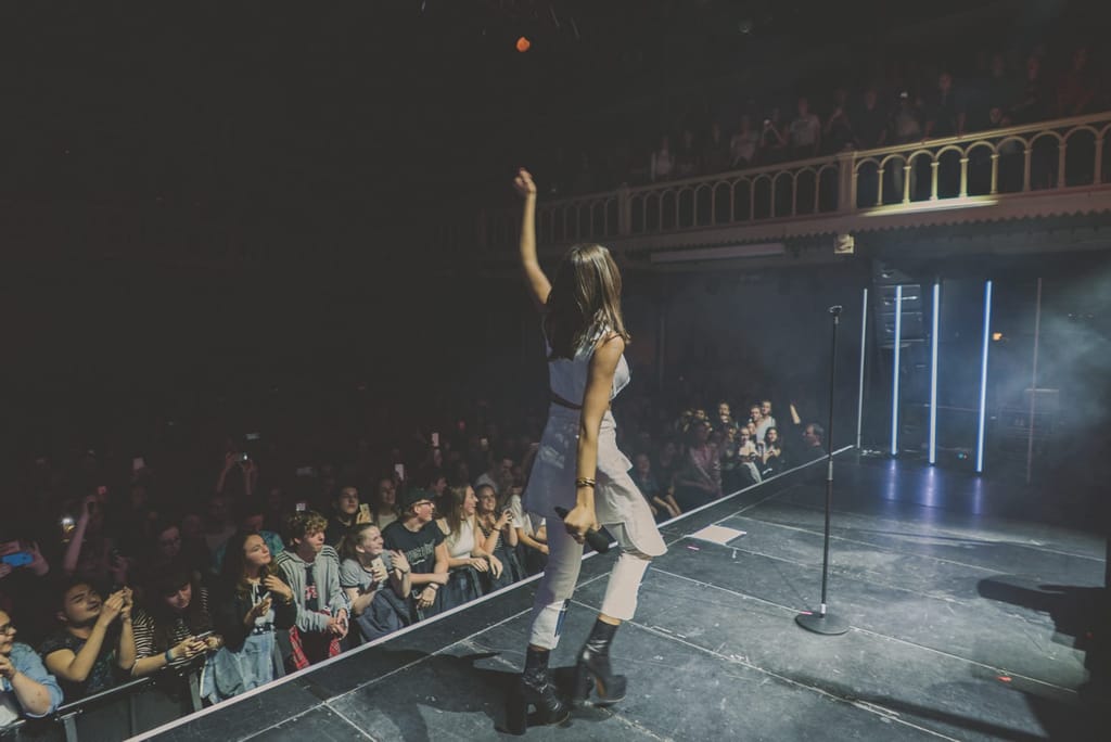 dua-lipa-amsterdam-by-pawel-ptak-15-of-38