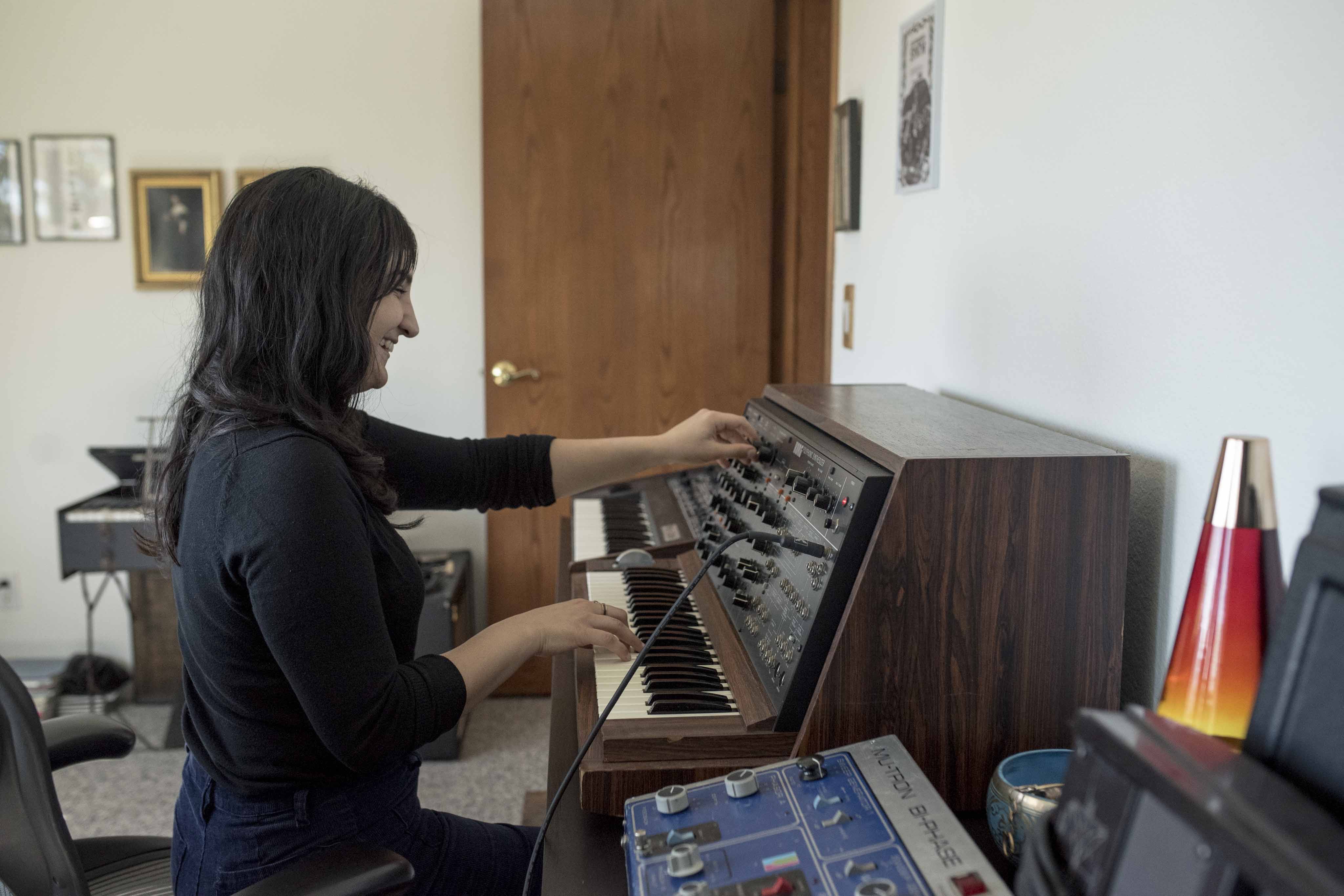 Sarah Davachi Signal Path