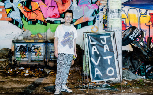 Watch Aki Onda sorting through his 1000+ cassette archive