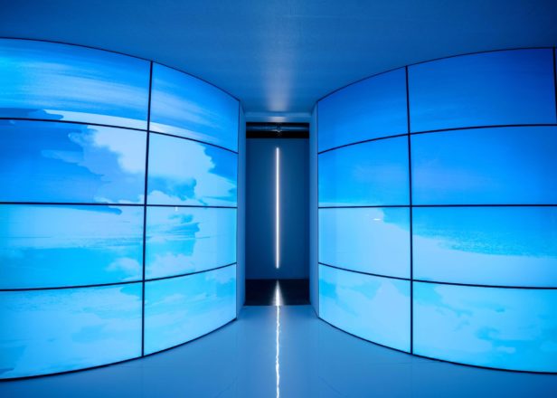 LUX: Es Devlin – ‘BLUESKYWHITE’